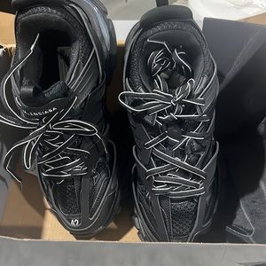 Selling these Balenciaga Men’s Track Led Sneakers in Black. (Size 42 in mens)